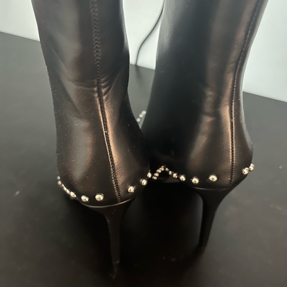 Black boots with stud. - Picture 5 of 6